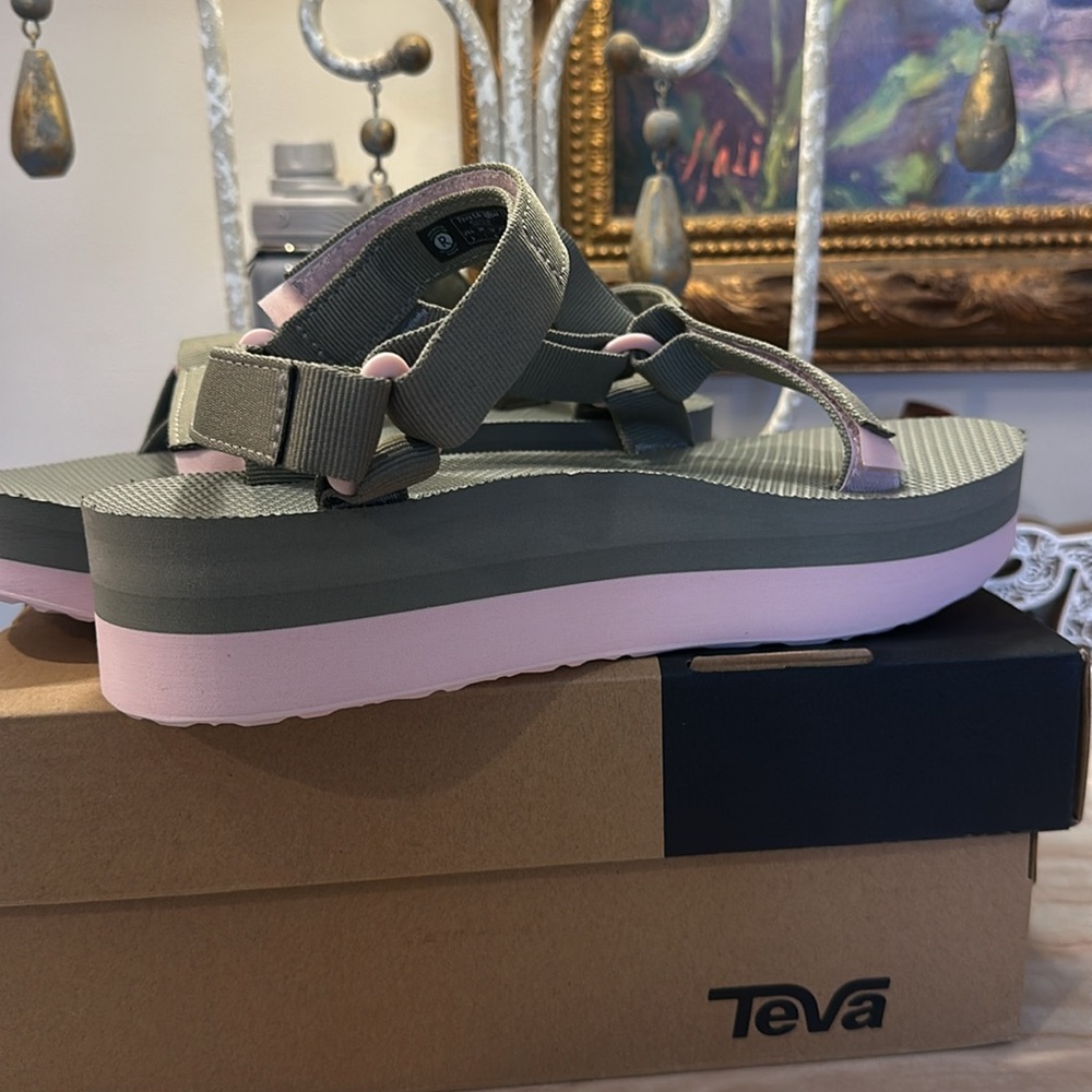 NWT Teva Flatform Universal Sandals from Anthropoloigie - Picture 2 of 7